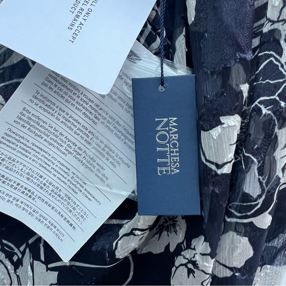 NWT Marchesa Notte sz 14 short sleeve navy & white floral chiffon top w/camisole - Picture 6 of 6